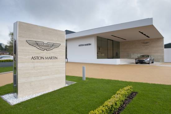 Aston Martin odprl salon pri sedežu podjetja