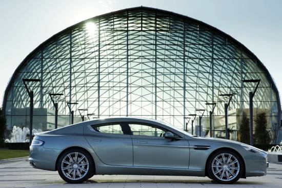 Aston Martin rapide je 2011 World Car Design of the Year