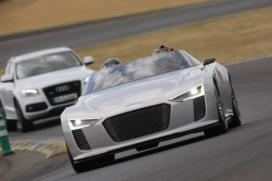 Audi e-tron spyder v Le Mansu