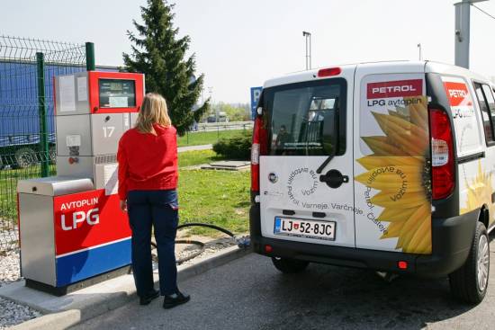 Avtoplin že na 80 Petrolovih bencinskih servisih po Sloveniji
