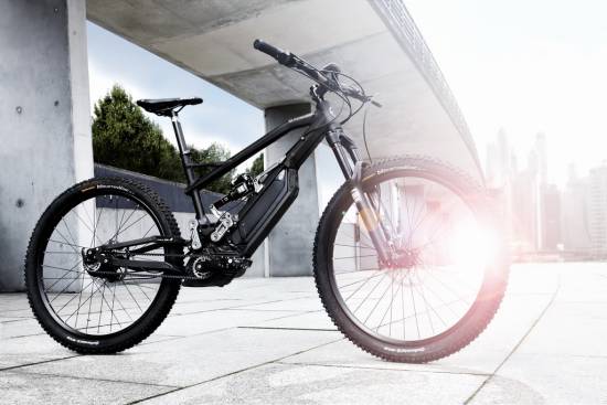 BMW i patent poganja polno vzmeteni eBike HNF Heisenberg XF1