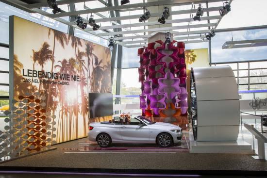 BMW Welt in Brand Stores unikatno uprizarjajo BMW serije 2 cabrio