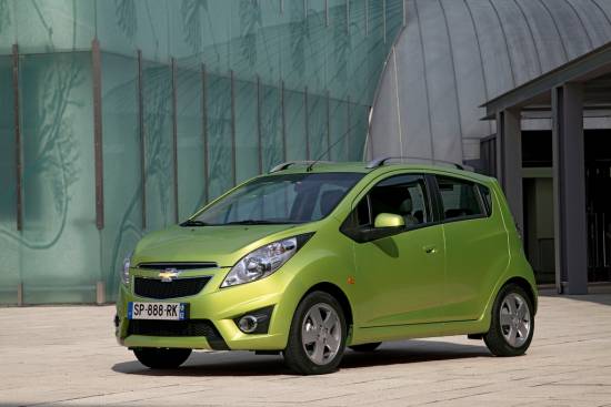 Nova Mlečna kraljica vozi chevrolet spark!