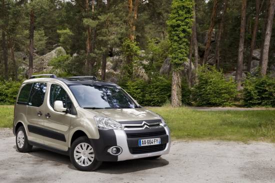 Citroena berlingo in C4 picasso z novo tehnologijo