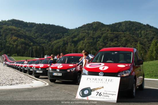 Coca-Cola Slovenija prevzela 76 Volkswagnovih caddyev