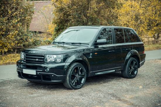 Na dražbi naprodaj Beckhamov unikatni range rover sport