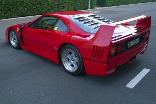 Ferrari F40 na dražbi prodan za rekordno ceno