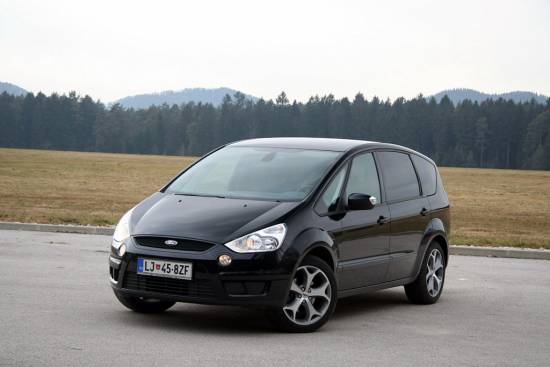 Ford S-max 2,0 i Titanium