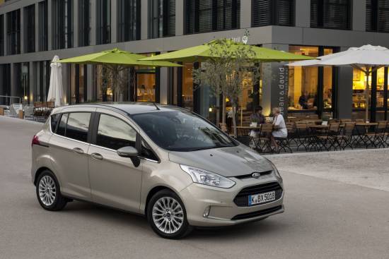 Ford B-max na vrhu prodaje malih enoprostorcev