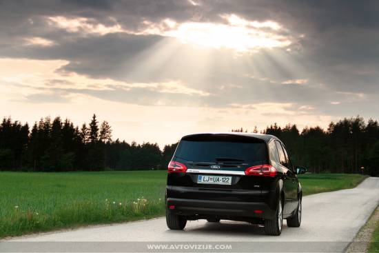 Ford S-max 2,0 DCi (120 kW) Titanium