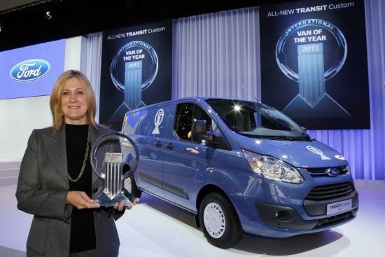 Novi ford transit custom je Mednarodni dostavnik leta