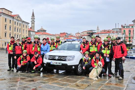 Dve dacii duster bosta pomagali gorskim reševalcem