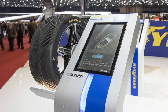 Goodyearova konceptna pnevmatika IntelliGrip z napredno tehnologijo senzorjev