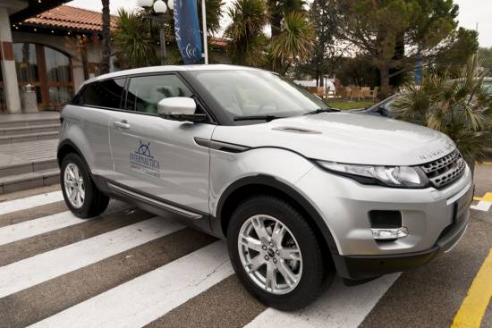 Jaguar in Land Rover na Internautici