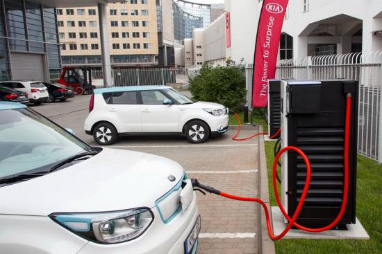 Kia bo v Evropi postavila lastne hitre polnilnice za električna vozila