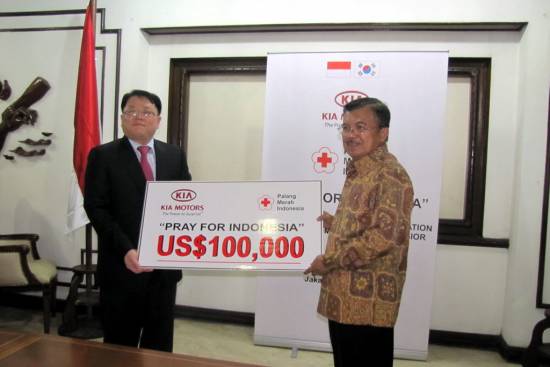 Kia donirala žrtvam naravnih nesreč v Indoneziji