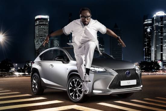 Will.i.am v kampanji Striking Angles promovira Lexusov SUV NX