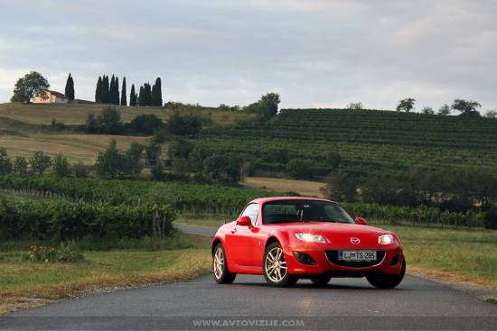 Mazda MX-5 1,8i roadster coupe challenge