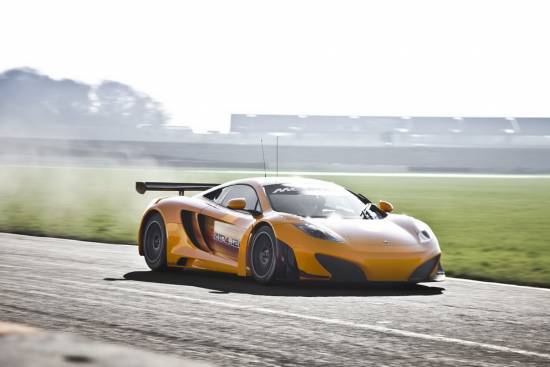 McLaren odkriva dirkalnik MP4-12C GT3
