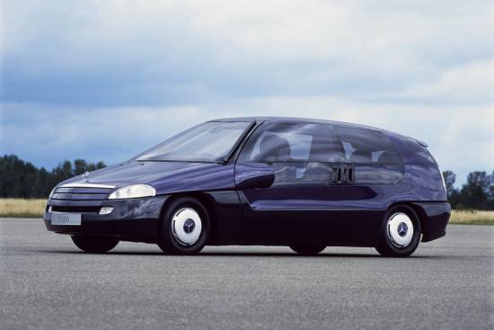 Mercedesov raziskovalni koncept F100 je pred 25 leti napovedal prihodnost