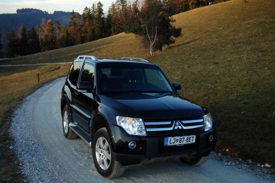 Mitsubishi pajero 3,2 DID intense