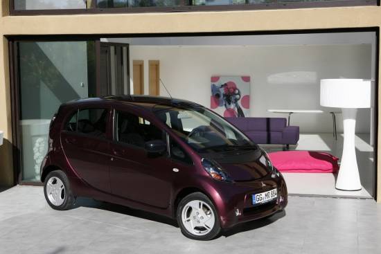 Mitsubishi je proizvedel že 5000 električnih vozil i-MiEV