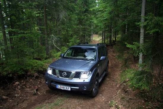 Nissan pathfinder 2,5 dCi AT