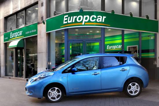 V Parizu in Londonu bo električni nissan leaf rent-a-car vozilo