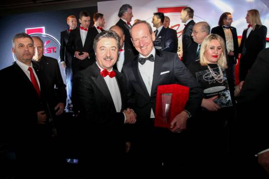 Predsednik Opel Group sprejel nagrado Autobest 2015 za novo corso