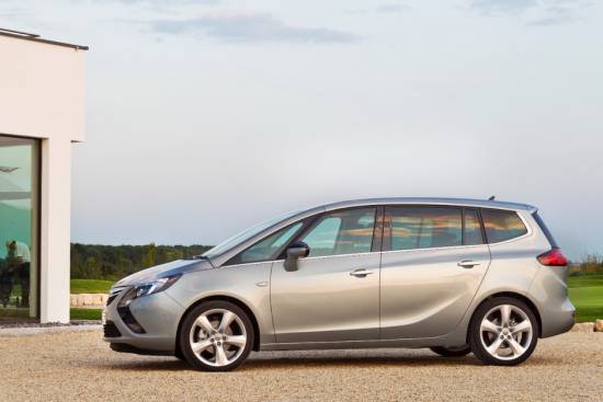 Opel zafira tourer je pridobila sistem IntelliLink
