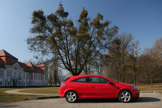 Opel astra GTC 1,9 CDTi cosmo