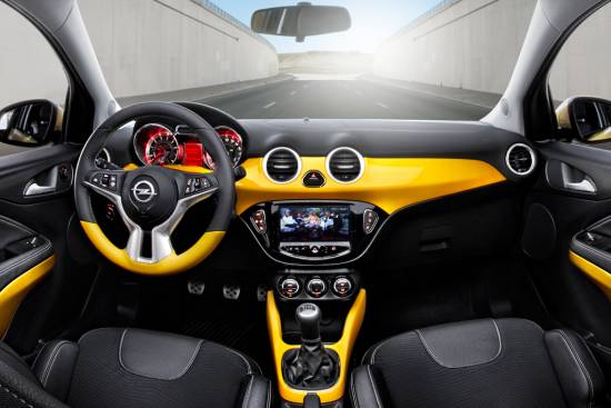 Opel adam nagrajen za notranji dizajn