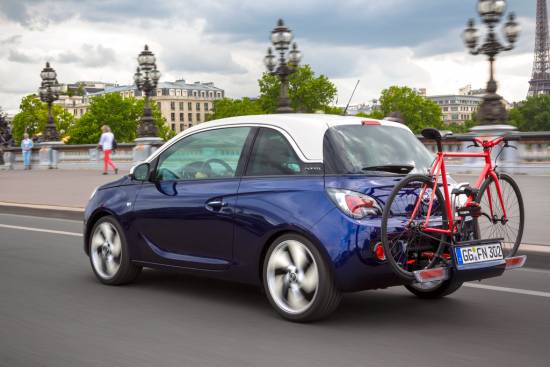 Opel adam bo s FlexFix poskrbel za kolesarje