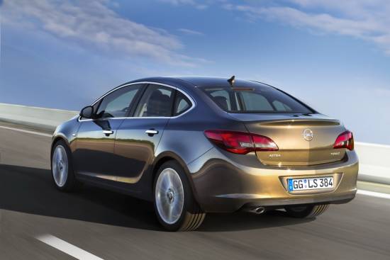 Opel astra limuzina