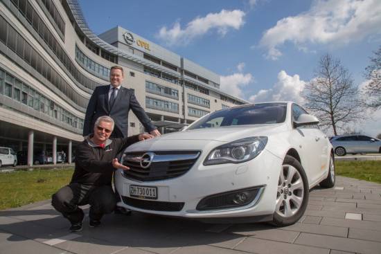 Rekordna vožnja opel insignie - 2111 kilometrov z enim rezervoarjem goriva