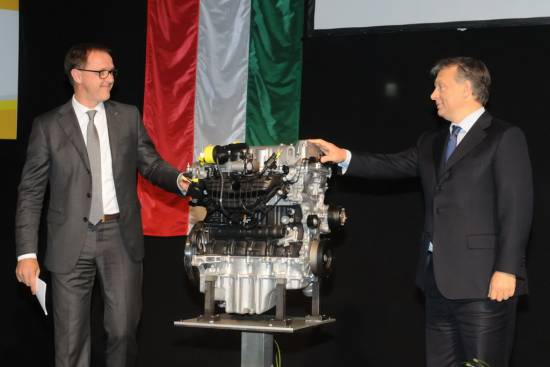Opel odprl novo tovarno motorjev na Madžarskem