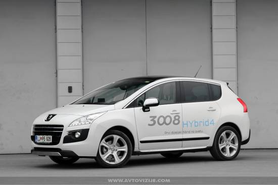 Peugeot 3008 hybrid4 – slovenska predstavitev