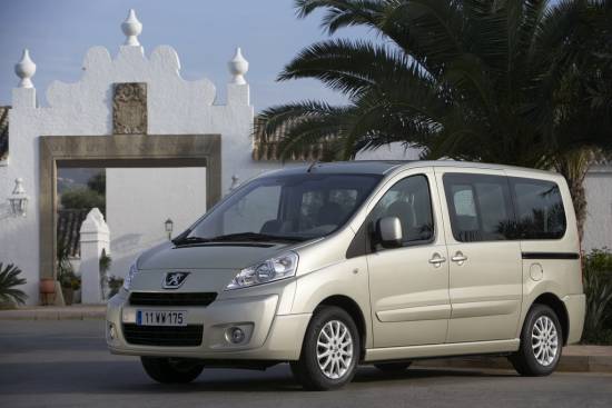 Peugeot expert tepee prejel nagrado za taxi leta