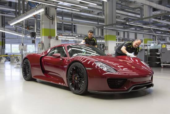 Porsche je danes zaključil proizvodnjo superšportnega hibrida 918 Spyder