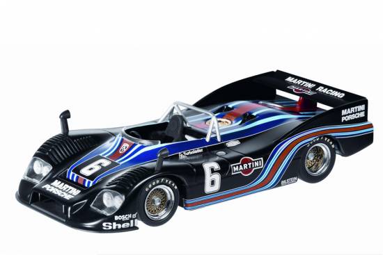 Porsche dizajn kolekcija slavi sodelovanje z Martini Racing