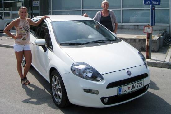 Fiat punto za odbojkarici Andrejo Vodeb in Simono Fabjan