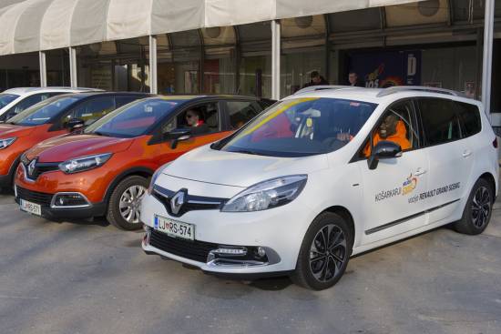 Košarkarji Helios Domžale bodo poslej vozili Renaultove avtomobile