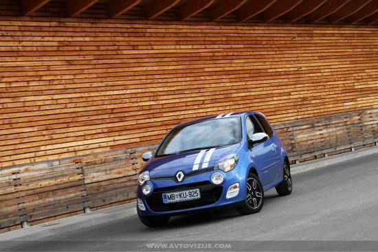 Renault twingo 2 faza 2 - slovenska predstavitev