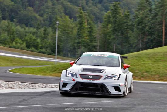 SEAT leon cup racer – slovenska predstavitev