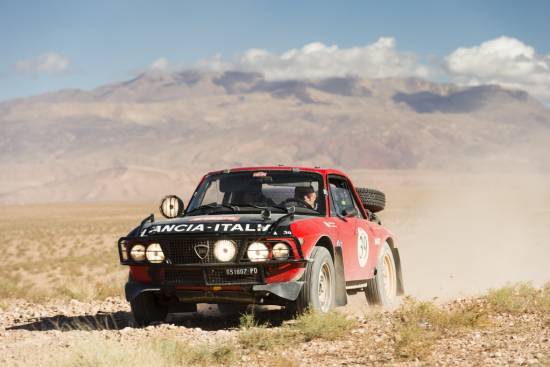 Lancia premagala druge starodobnike na reliju Sahara Challenge