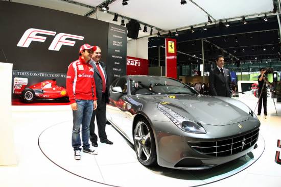 Ferrari predstavil FF v Šanghaju