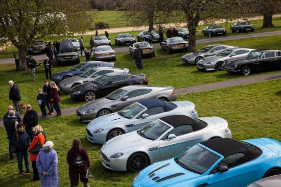 Simply Aston Martin – srečanje več kot 350 aston martinov!