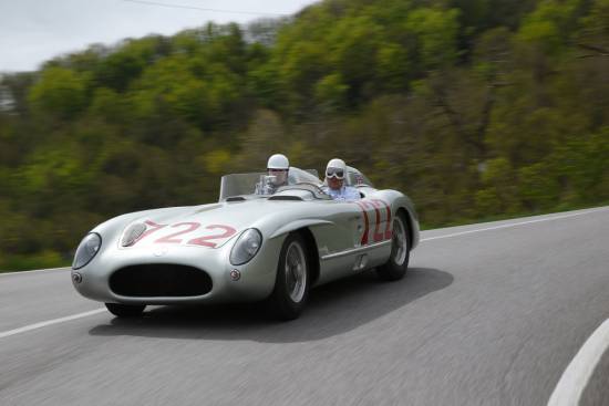 Legendarna Stirling Moss in mercedes 300 SLR ponovno na Mille Miglia