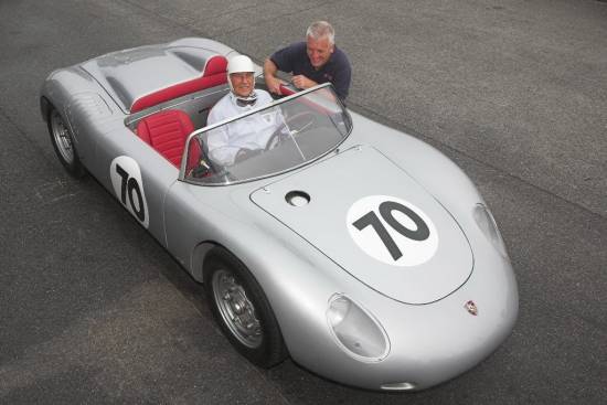 Sir Stirling Moss s porschejem RS 61 premierno v Le Mansu