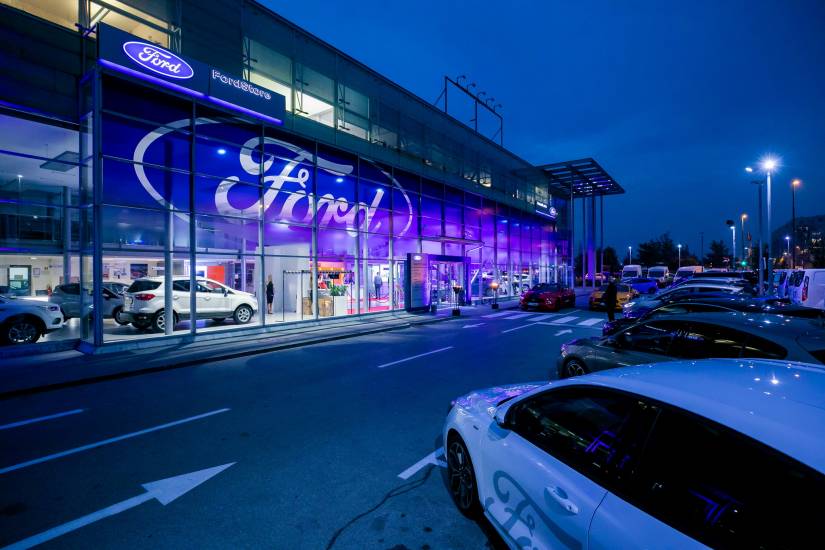 Ford je v prenovljenem salonu Fordstore obeležil 25 let delovanja v Sloveniji